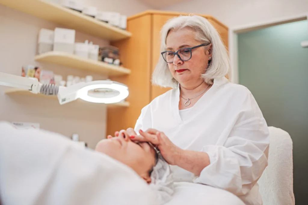 Professionelle Gesichtsbehandlung in Augsburg